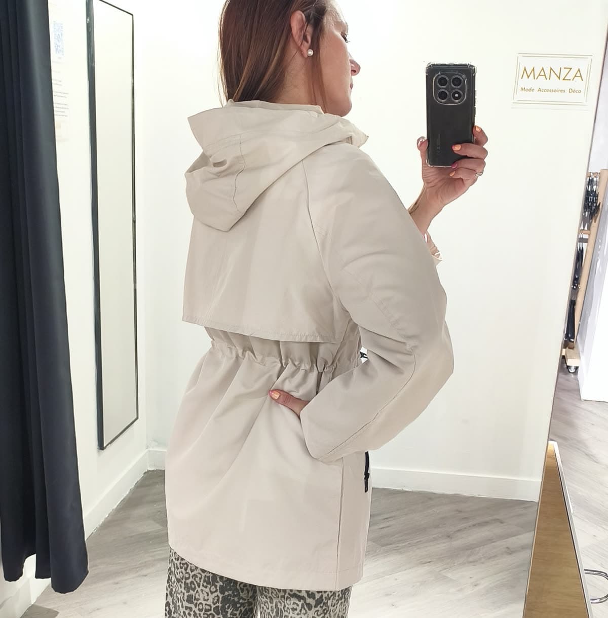 Trench / Parka à capuche écru — détail
