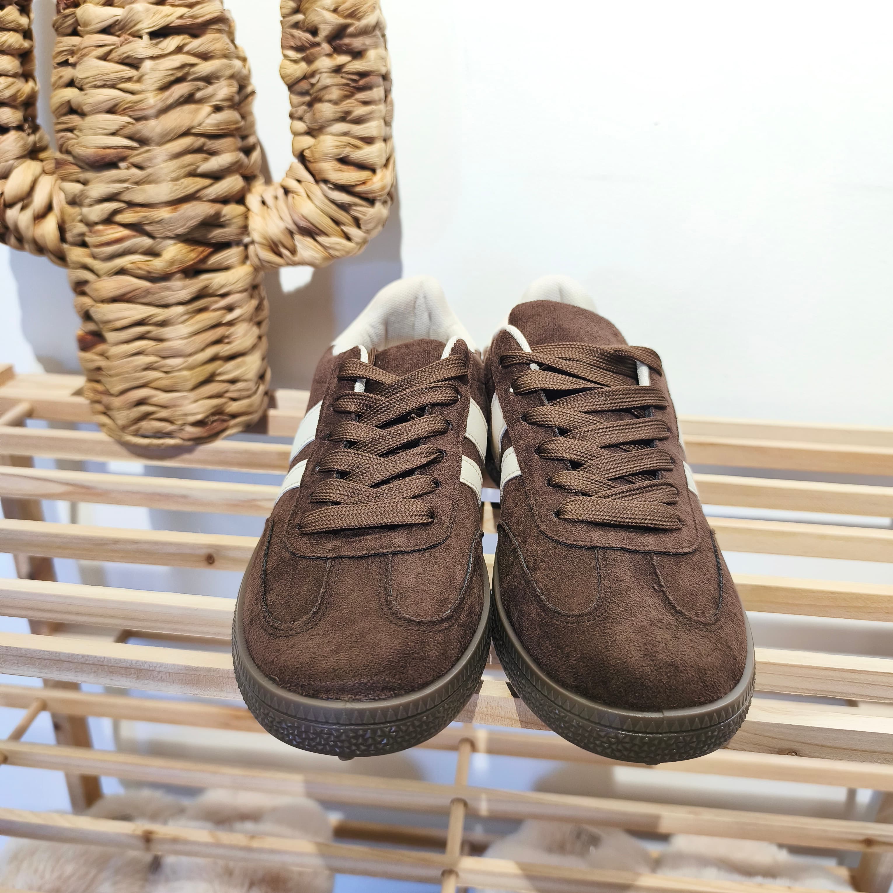 Baskets chocolat — détail
