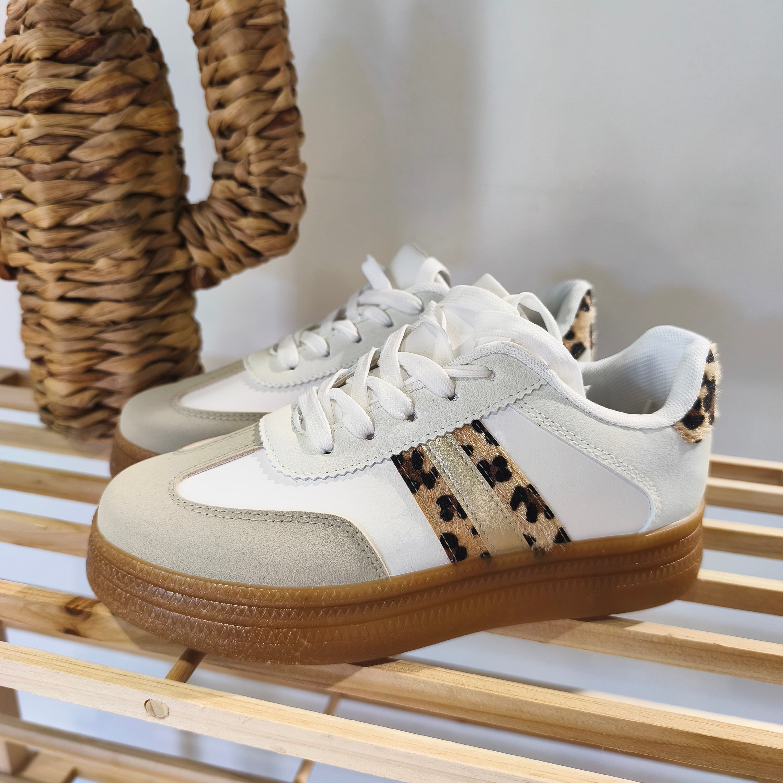 Baskets Blanc & léopard — détail